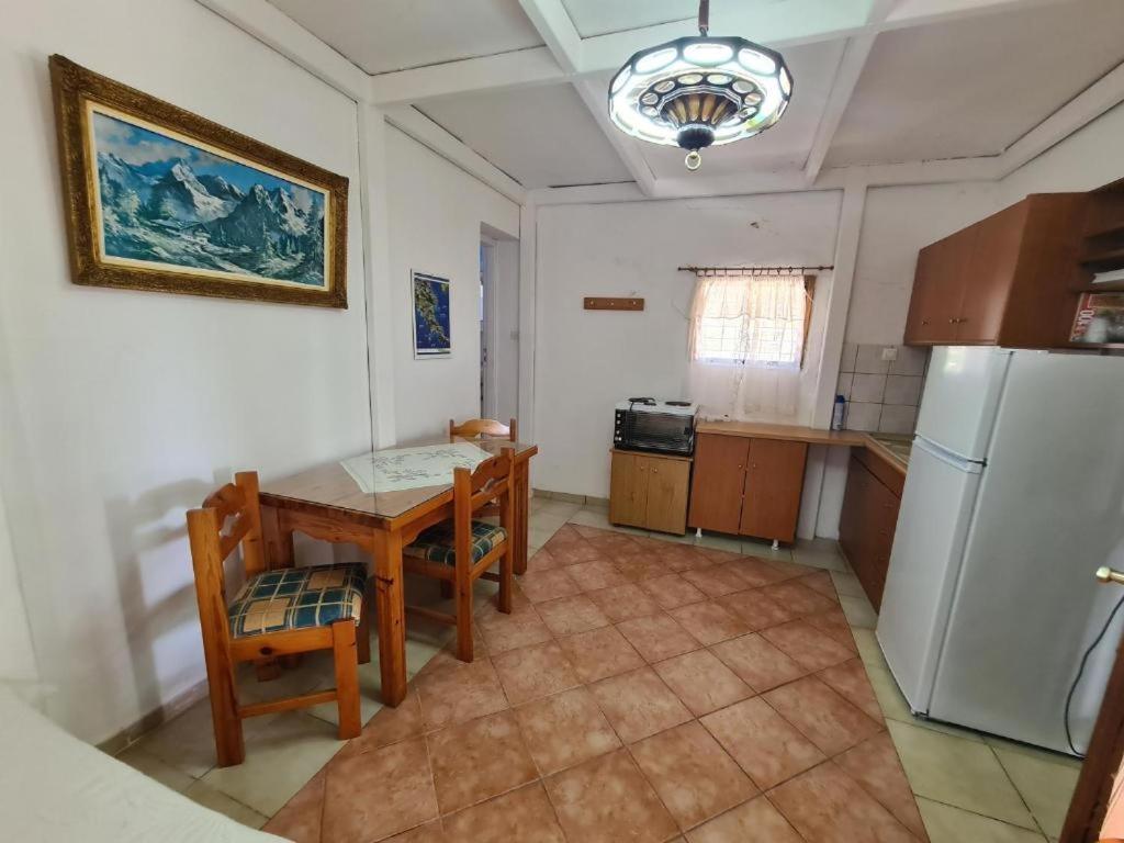 Gasthaus Το Κτήμα Της Ελιάς Του Τάκη Paralia Demonias Exterior foto